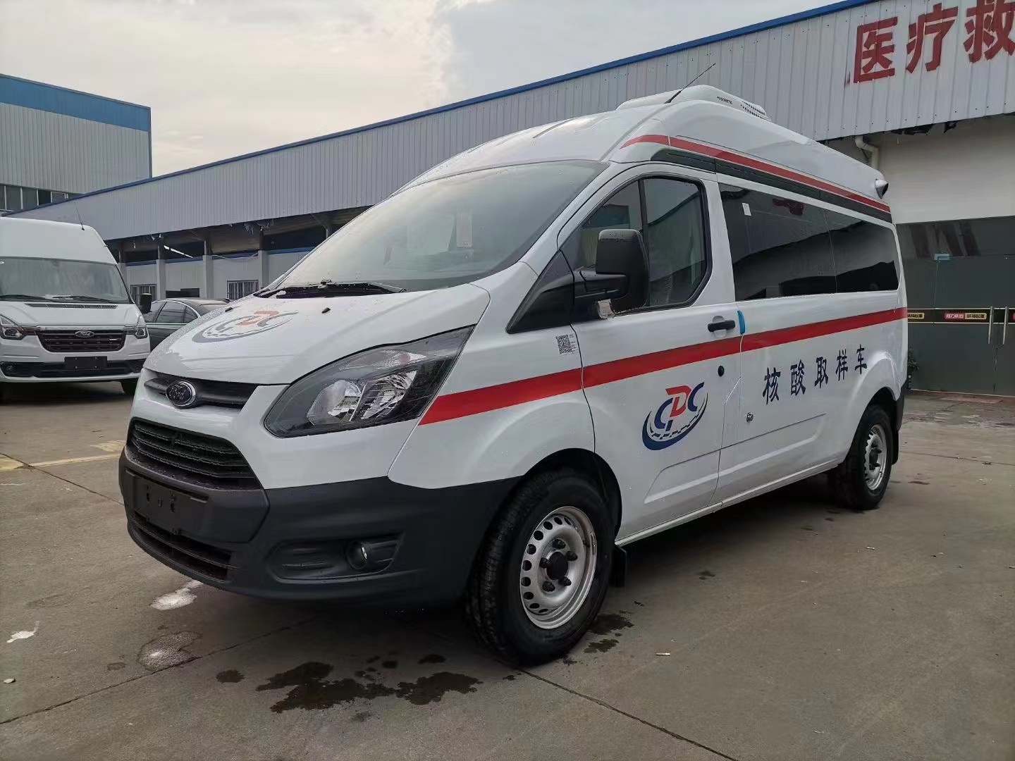 福特V362核酸检测车