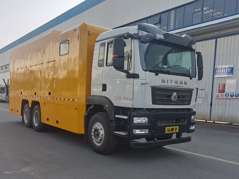 汕德卡后八轮大流量排水抢险车